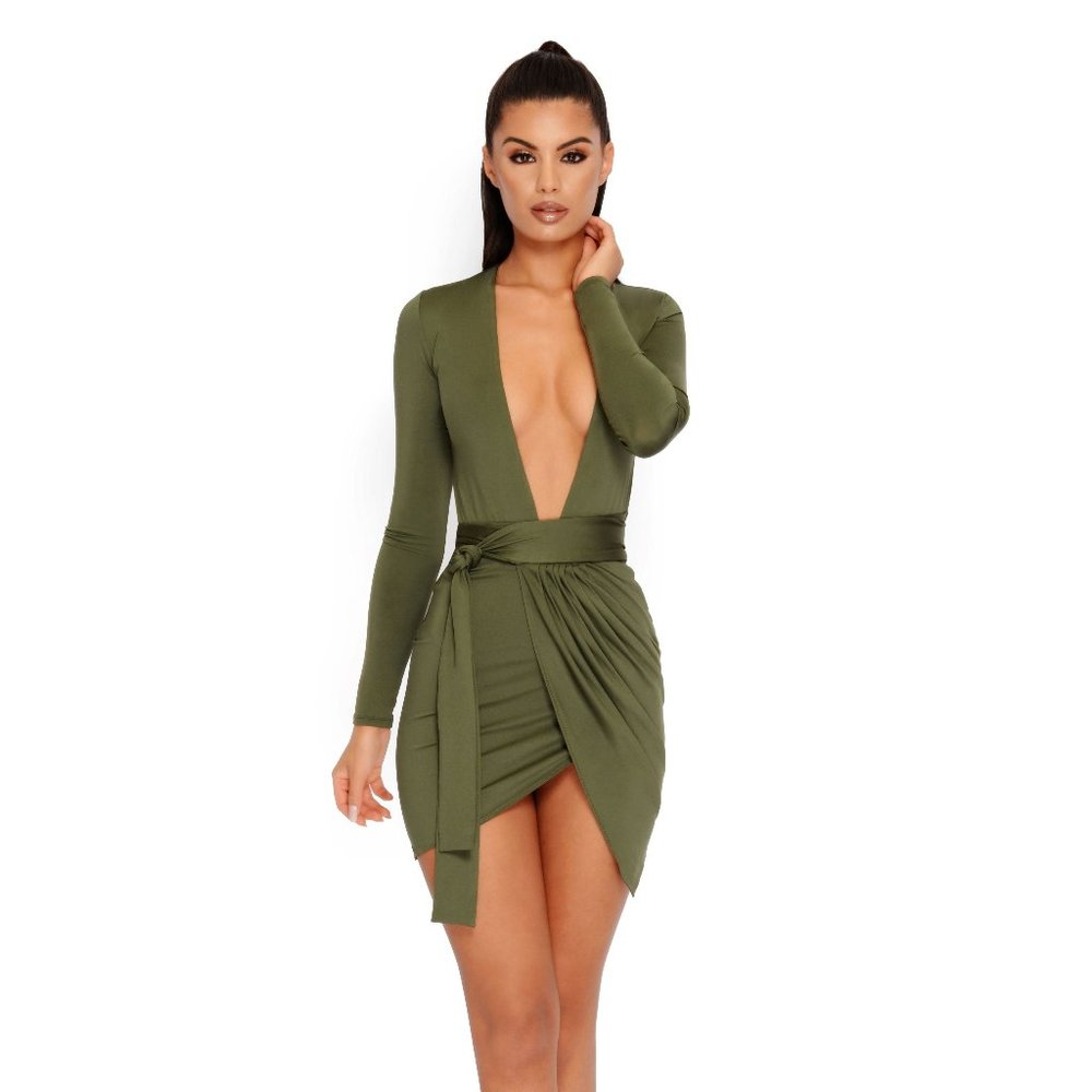 NWT Slim Fit Stretchy Double Layer Asymmetrical Hem Extreme Plunge Size XL Green